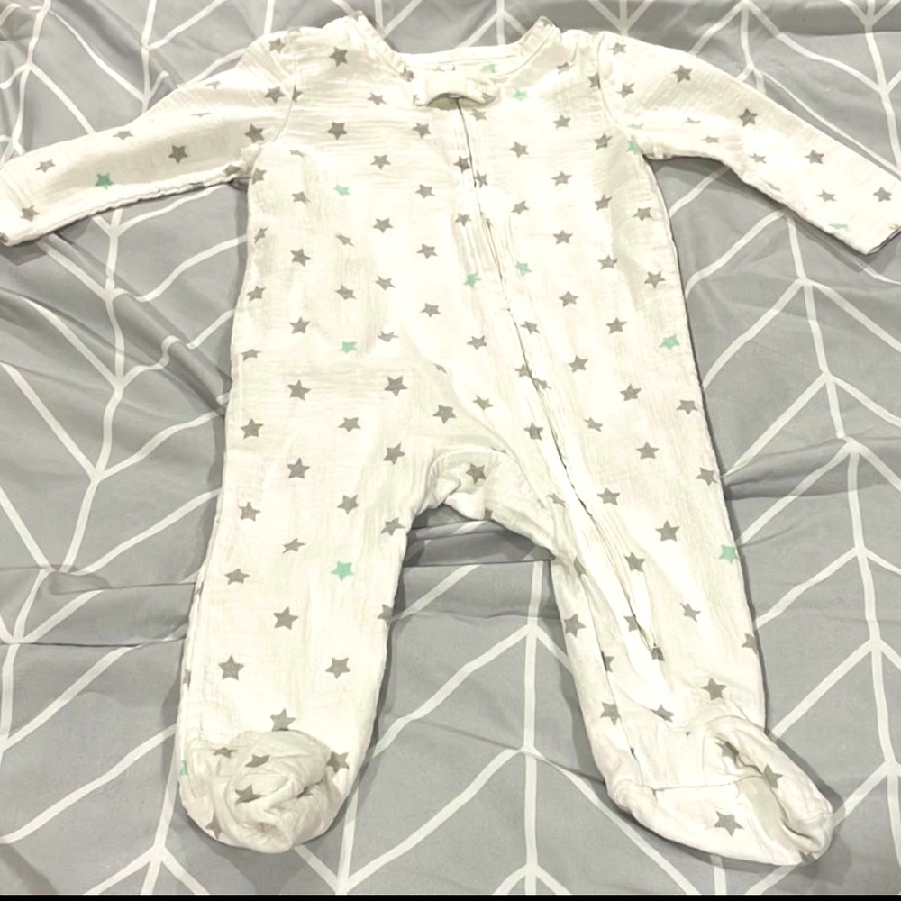 Aden and Anais Pajamas stars 3-6 months